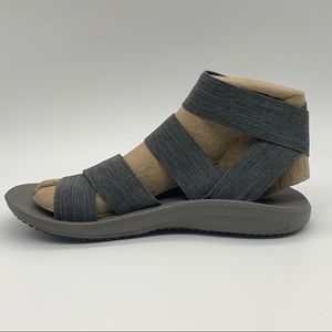 Columbia Women's BARRACA Strap Sandal